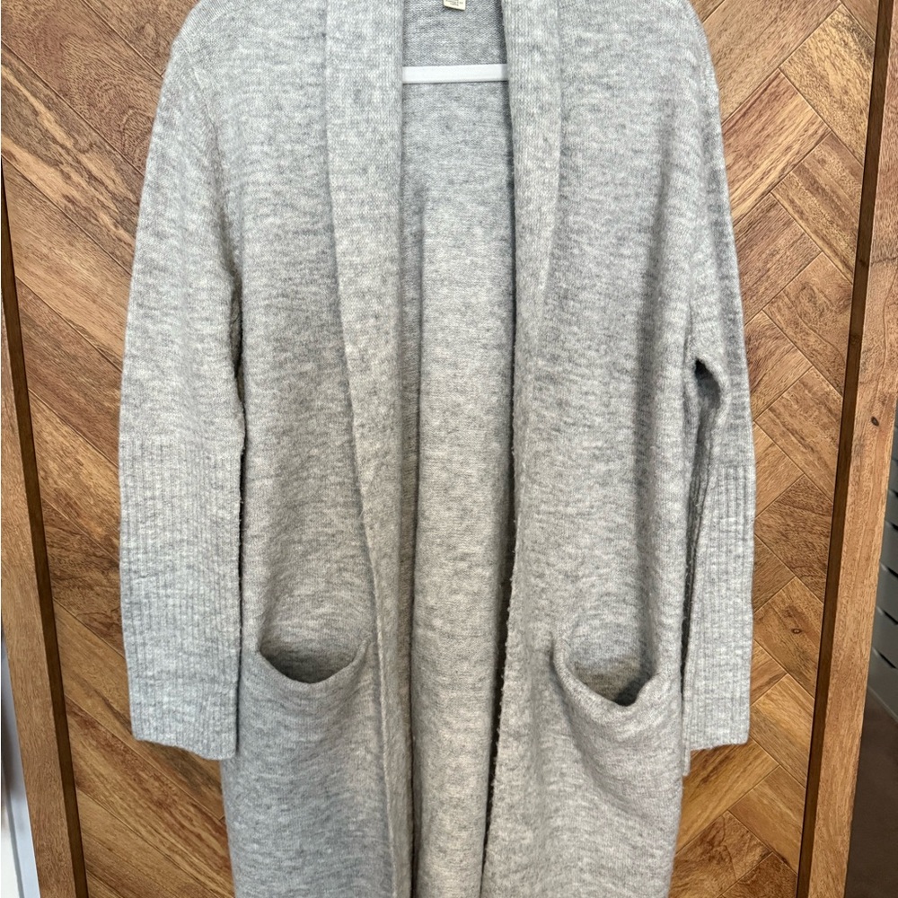 Treasure & Bond Gray Cardigan Sweater